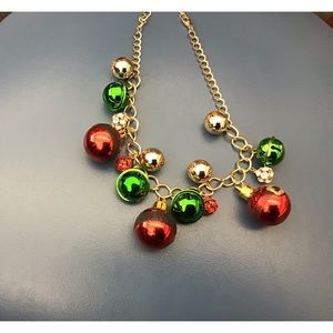 NWOT Beautiful Christmas Holiday Necklace